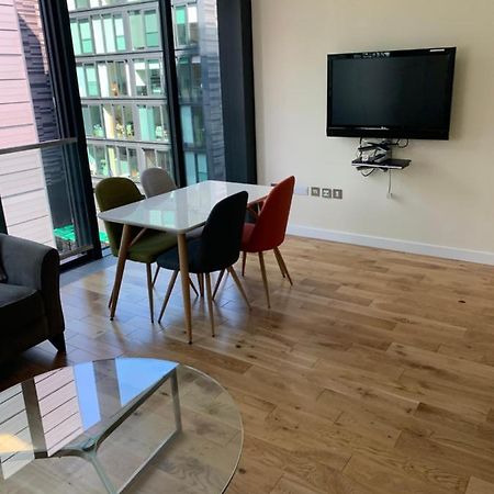Quartermile 1 Bedroom Apartment - With Free Parking Included Эдинбург Экстерьер фото