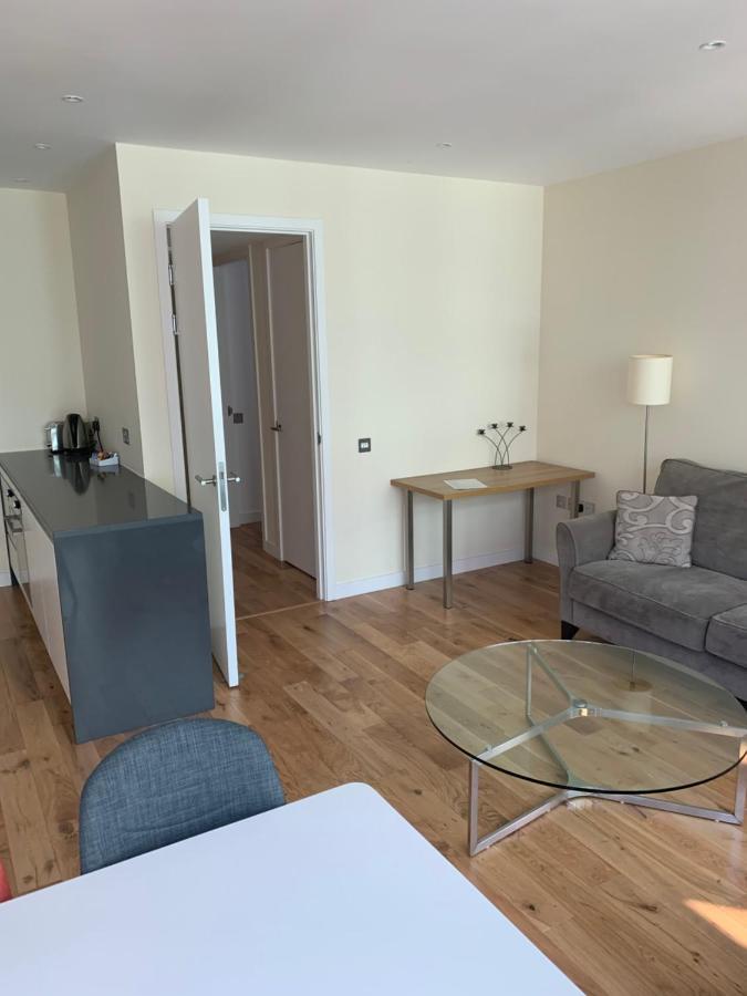Quartermile 1 Bedroom Apartment - With Free Parking Included Эдинбург Экстерьер фото