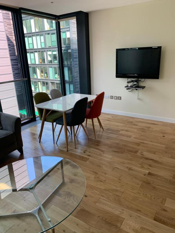 Quartermile 1 Bedroom Apartment - With Free Parking Included Эдинбург Экстерьер фото